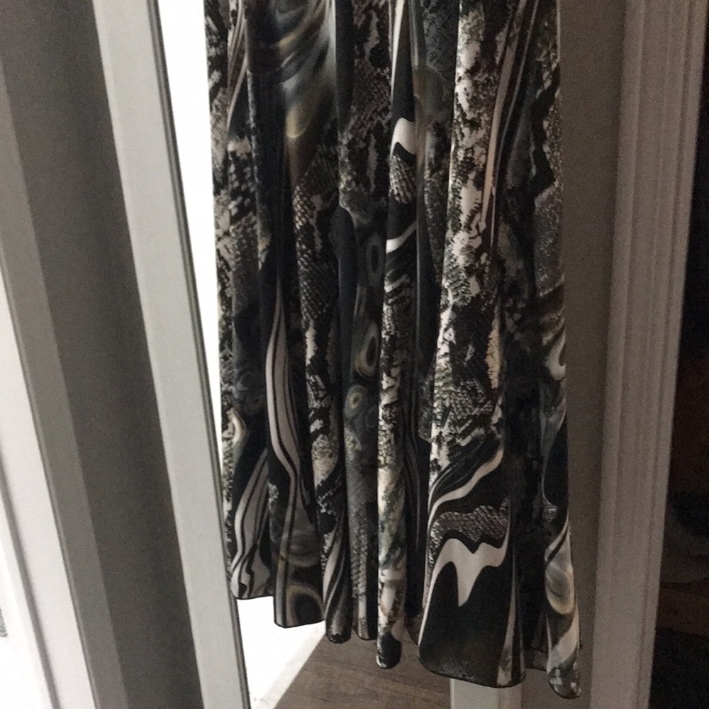Dress - Picture 3 of 6